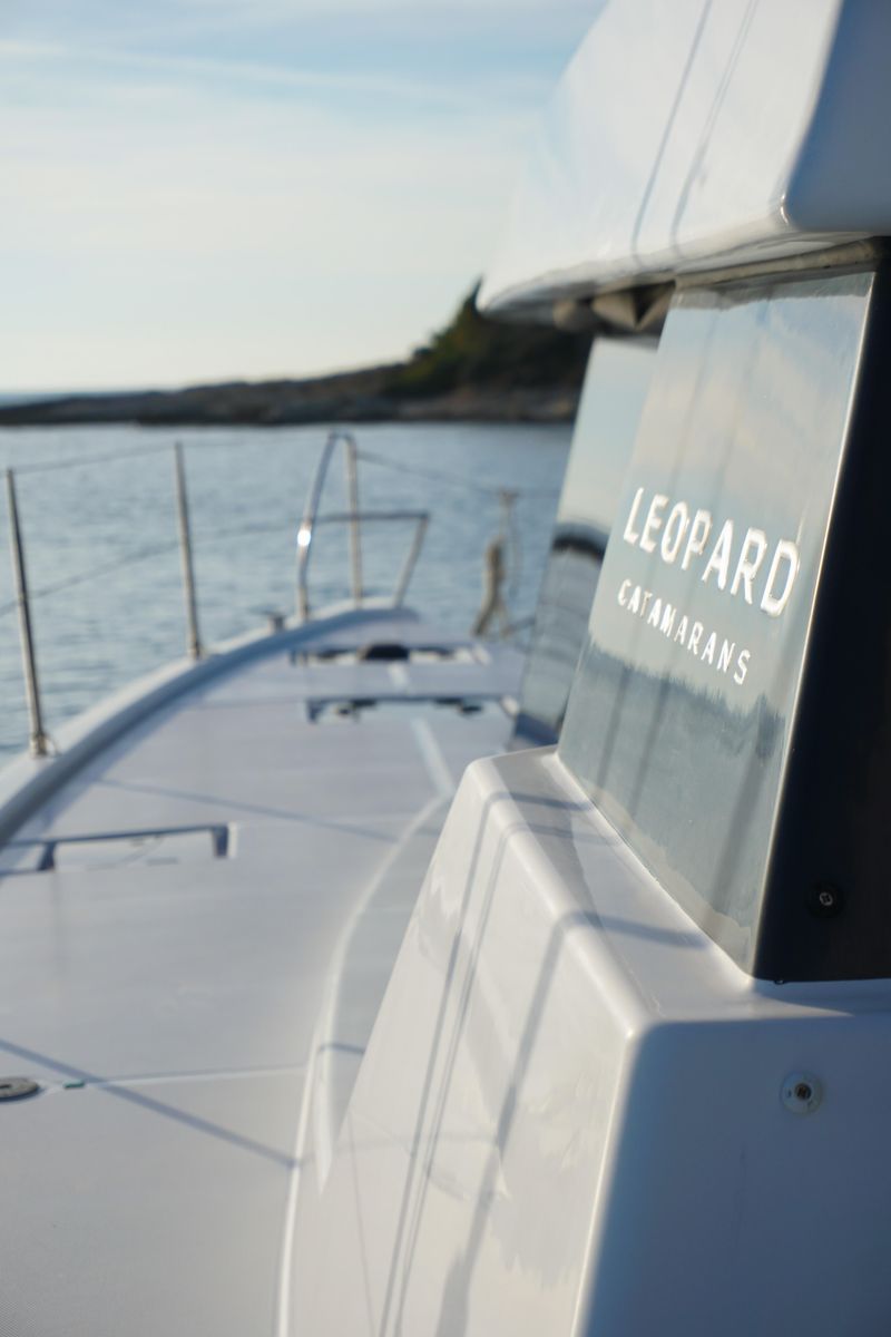 2020 Leopard 49 
