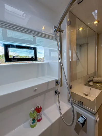 Solaia Yacht Photos Pics Modern bathroom in 2020 Leopard 50 yacht with shower and toiletries.