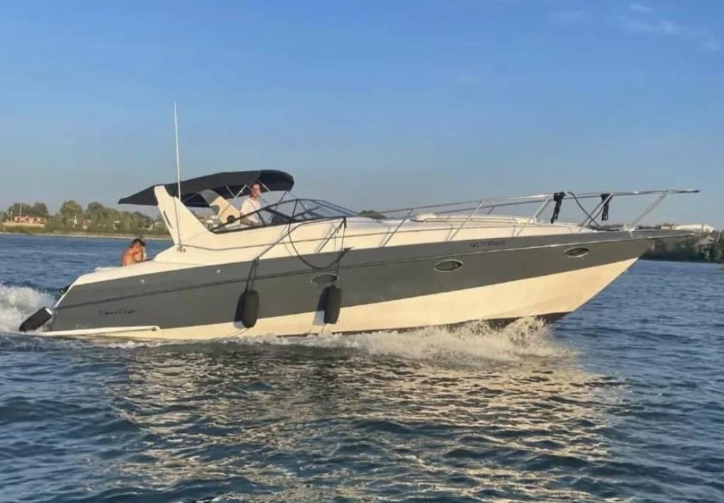 Chris Craft 33 Crown 1995 Boat For Sale - Waa2