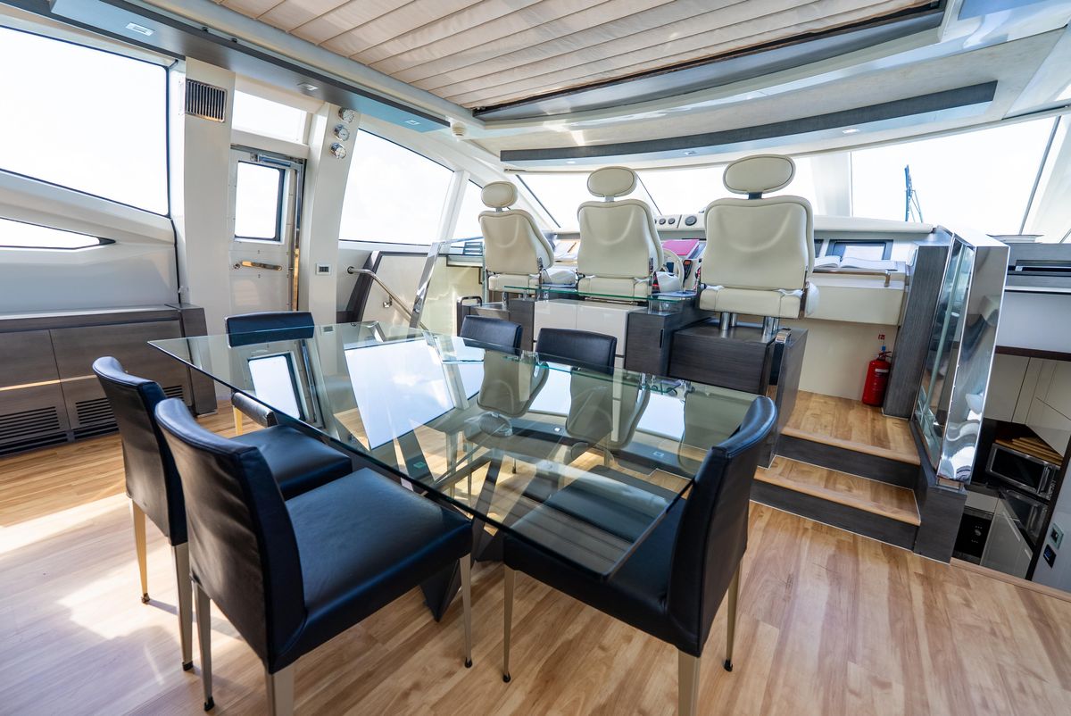 2008 Azimut 103