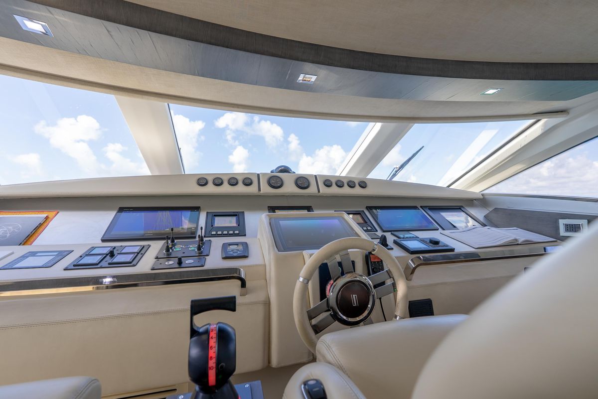 2008 Azimut 103