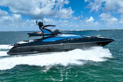 Azimut 103S