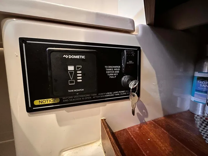 Heads Carolina Yacht Photos Pics 