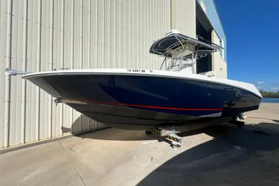 Boston Whaler 270 Outrage