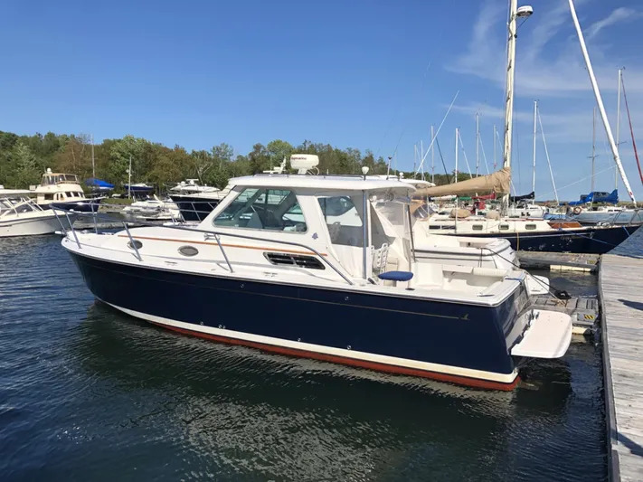 Intermission Yacht Photos Pics 