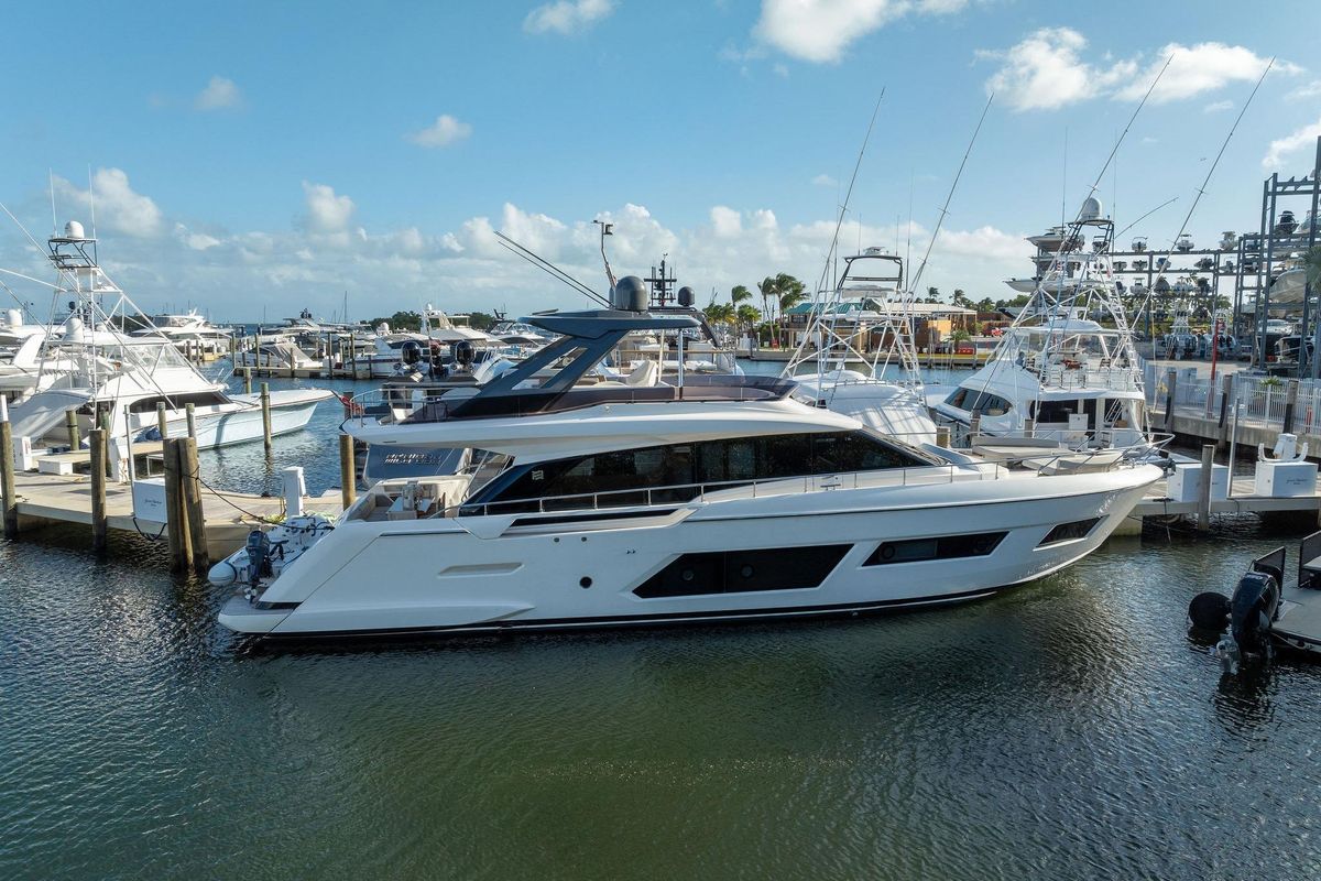 2020 Ferretti Yachts 67 