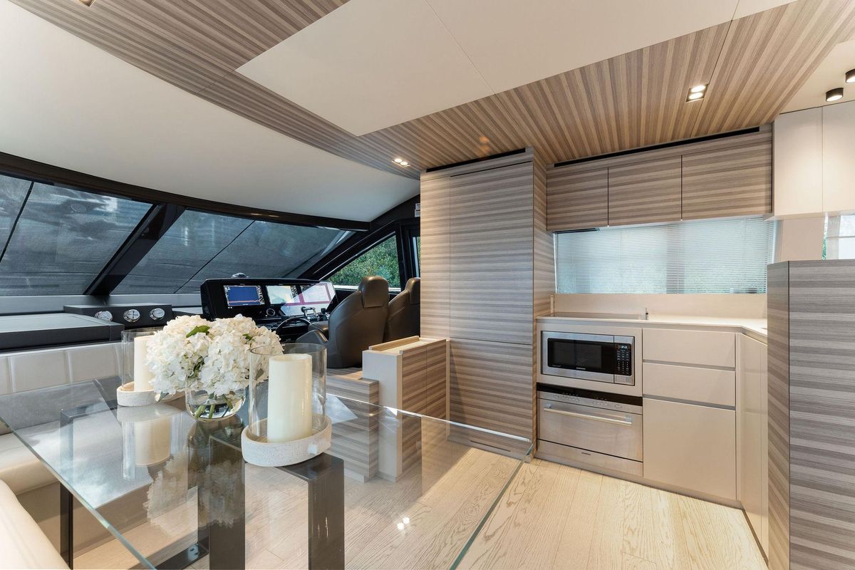 2020 Ferretti Yachts 67 
