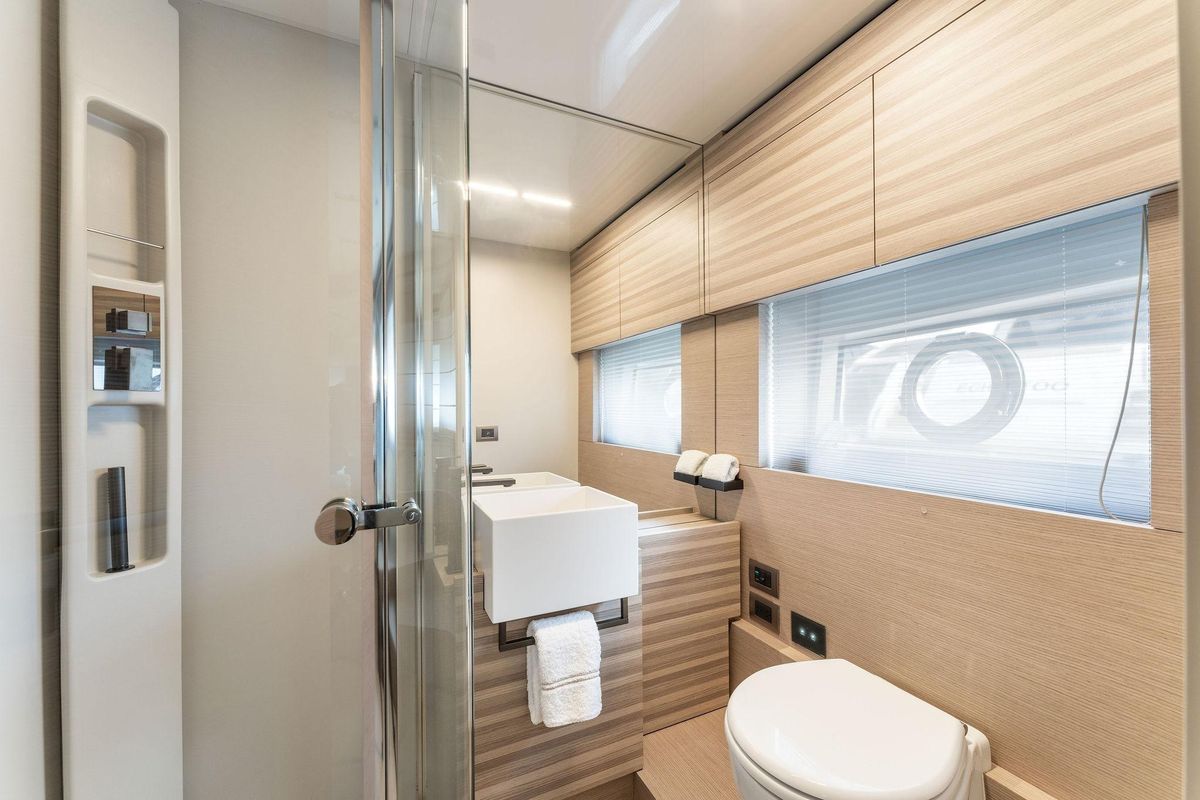 2020 Ferretti Yachts 67 