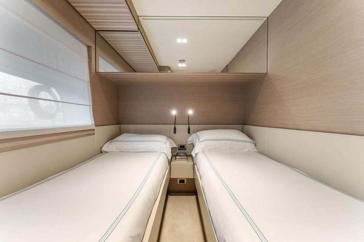 2020 Ferretti Yachts 67 