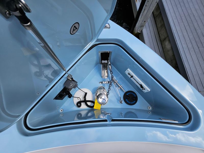 2021 Aviara 32AV Outboard