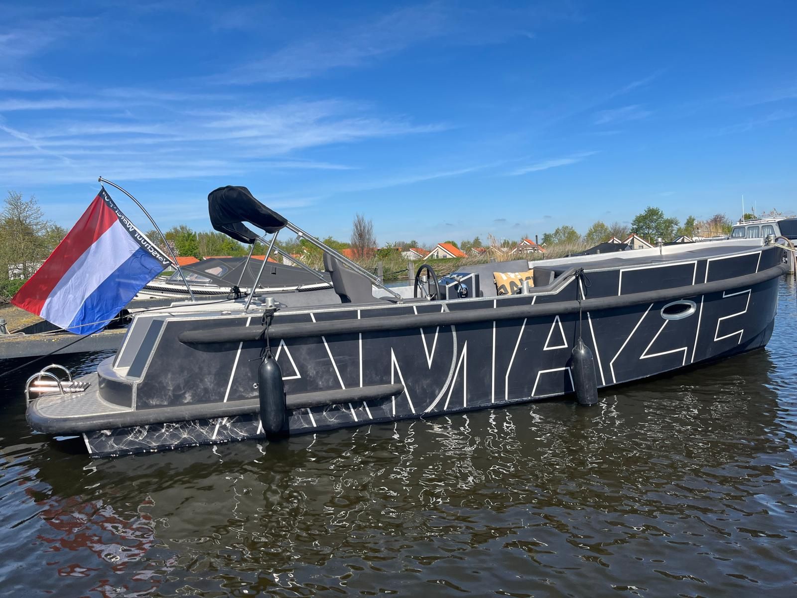 2016 Van Vossen Tender 777 Cabin