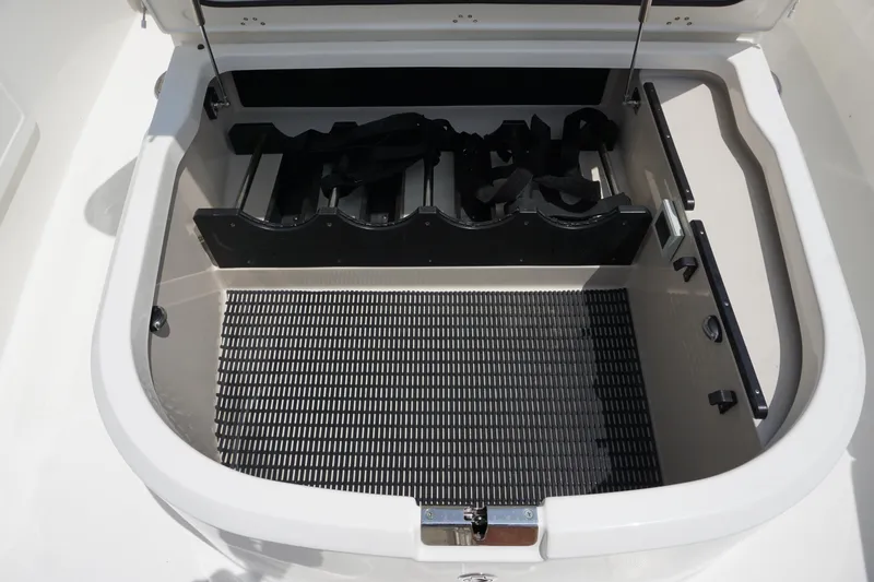 Bwce0469h819 Yacht Photos Pics 