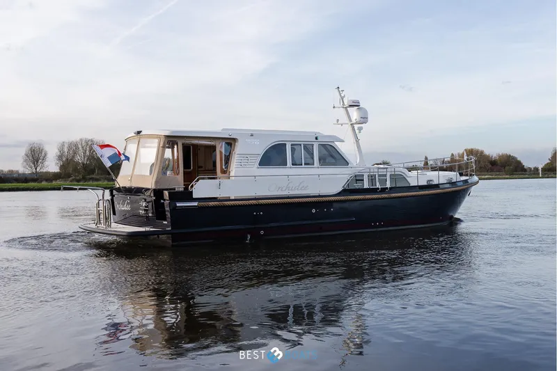  Yacht Photos Pics 2017 Linssen Grand Sturdy 470 Wheelhouse yacht cruising on a calm river.