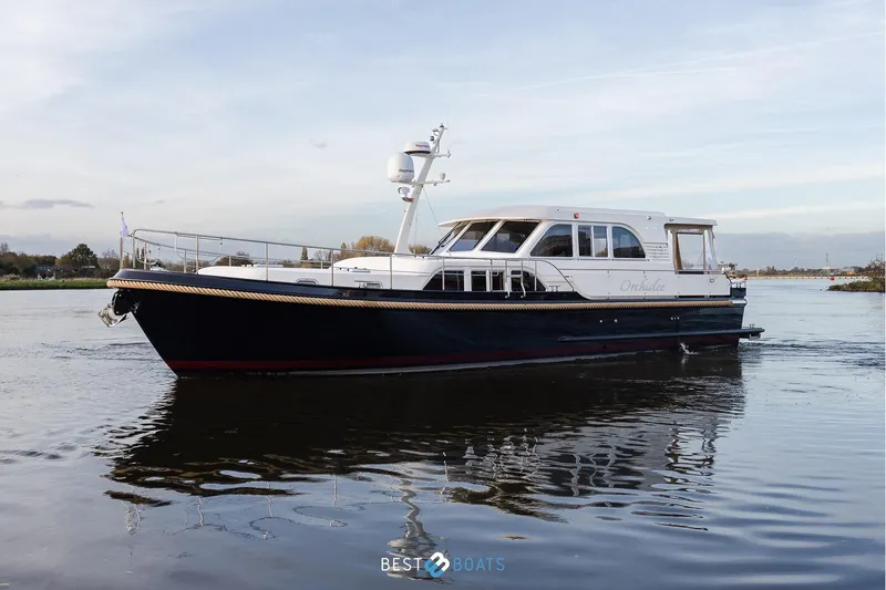  Yacht Photos Pics 2017 Linssen Grand Sturdy 470 Wheelhouse yacht on calm water.