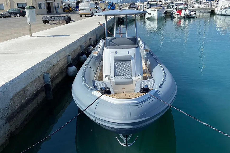 2026 Cobra Ribs Nautique Inboard 10 RIB-gummijolle till salu- YachtWorld