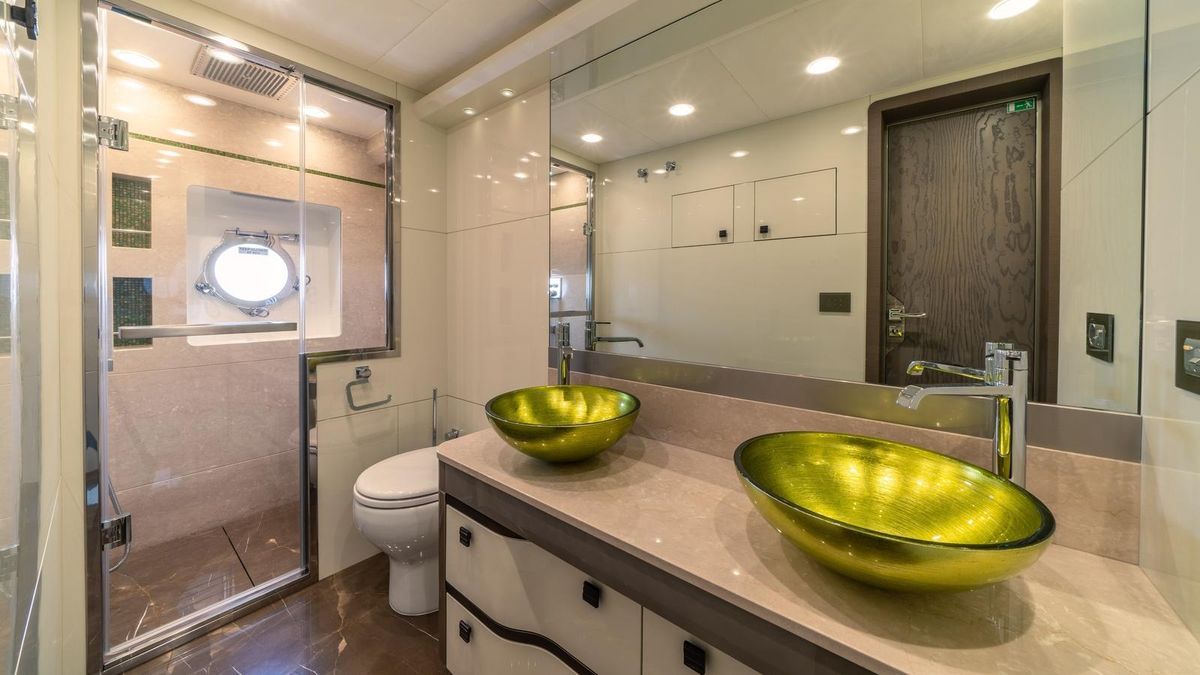 2018 Monte Carlo Yachts 95 