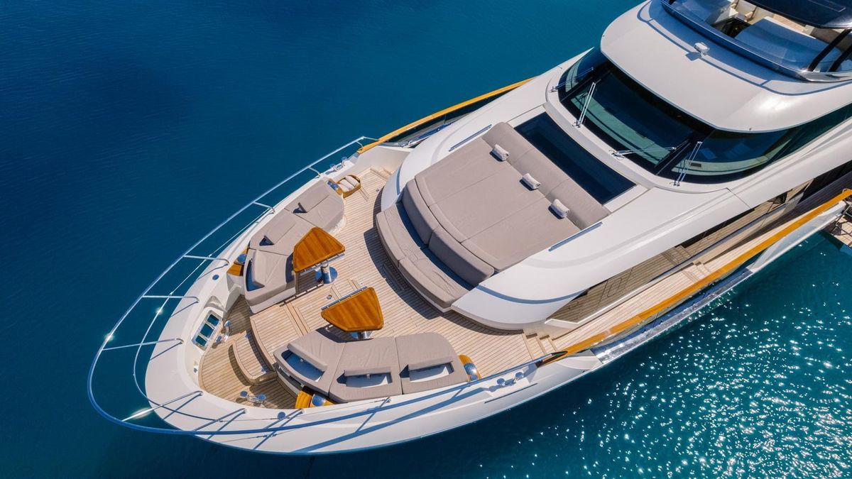 2018 Monte Carlo Yachts 95 