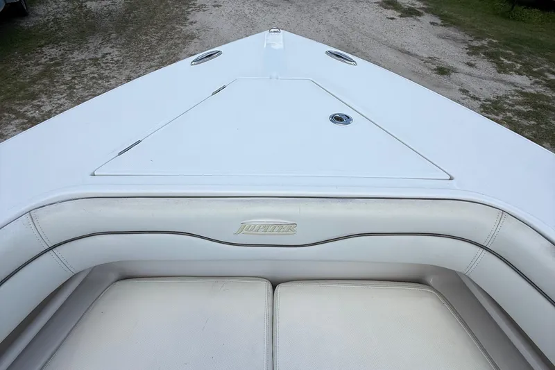  Yacht Photos Pics Bow of 2014 Jupiter 30 FS boat with white seating and deck.