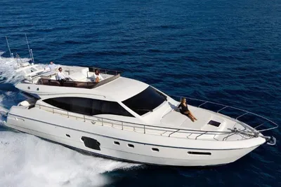 Ferretti Yachts 592
