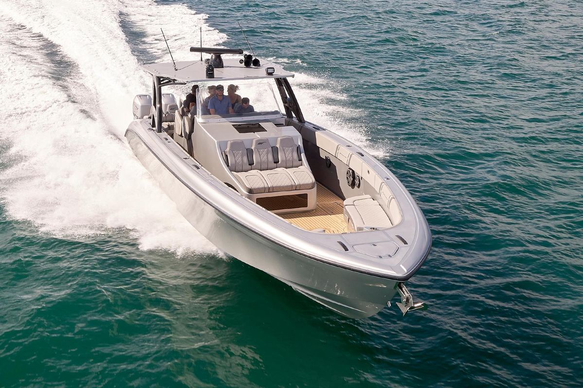 2018 Midnight Express 43 