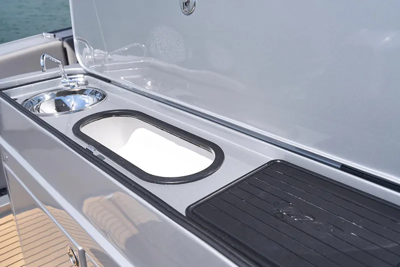  Yacht Photos Pics 2018 Midnight Express 43 Open yacht sink and countertop detail.