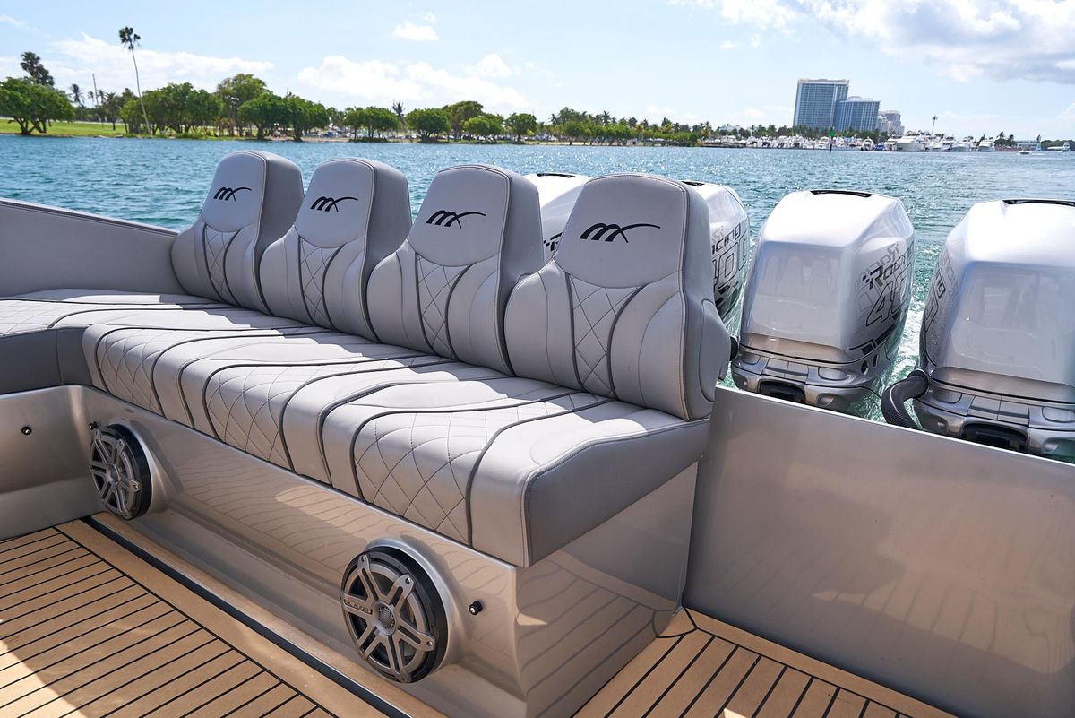 2018 Midnight Express 43 