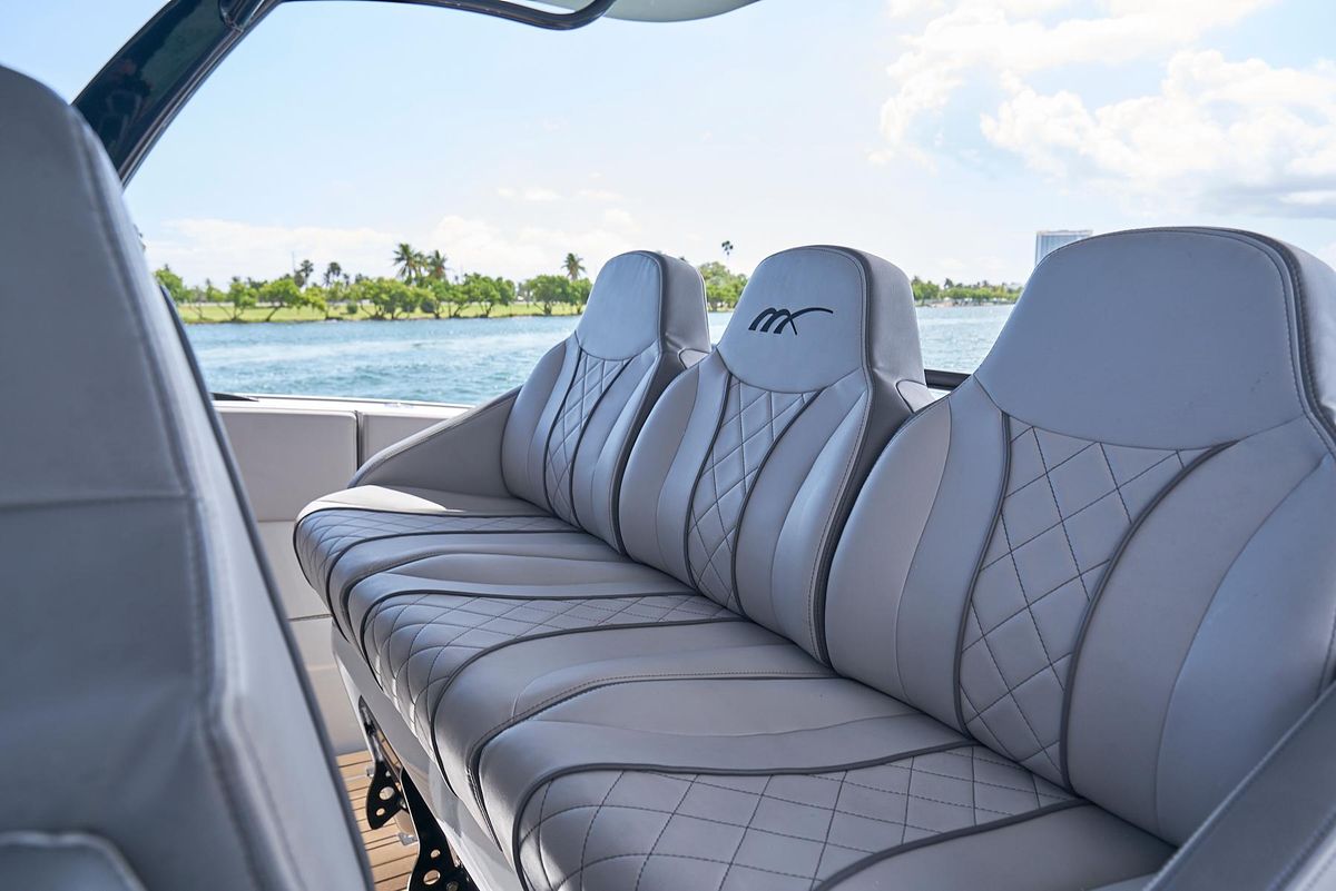 2018 Midnight Express 43 