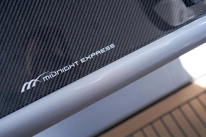  Yacht Photos Pics 2018 Midnight Express 43 Open boat with carbon fiber detailing and logo.