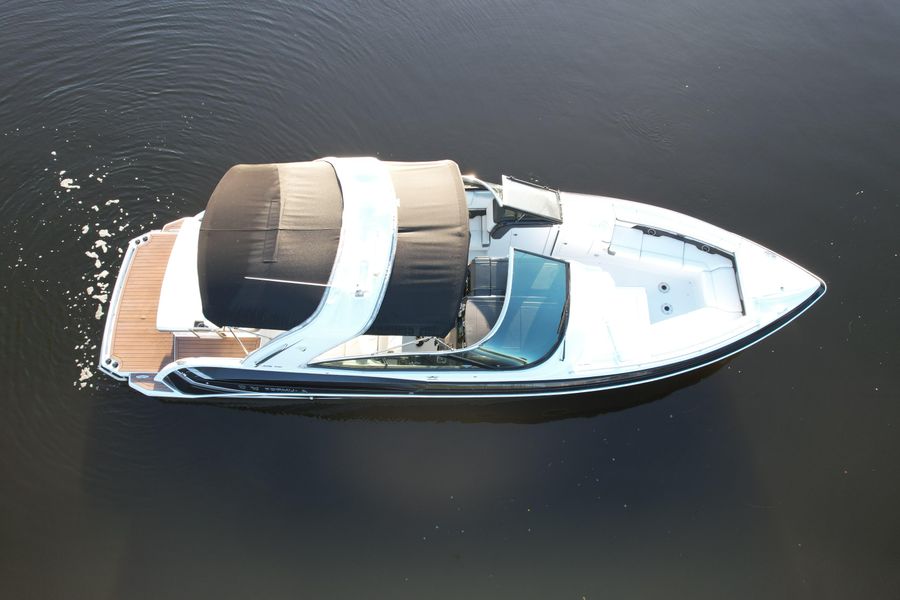 2015 Formula 330 Crossover Bowrider