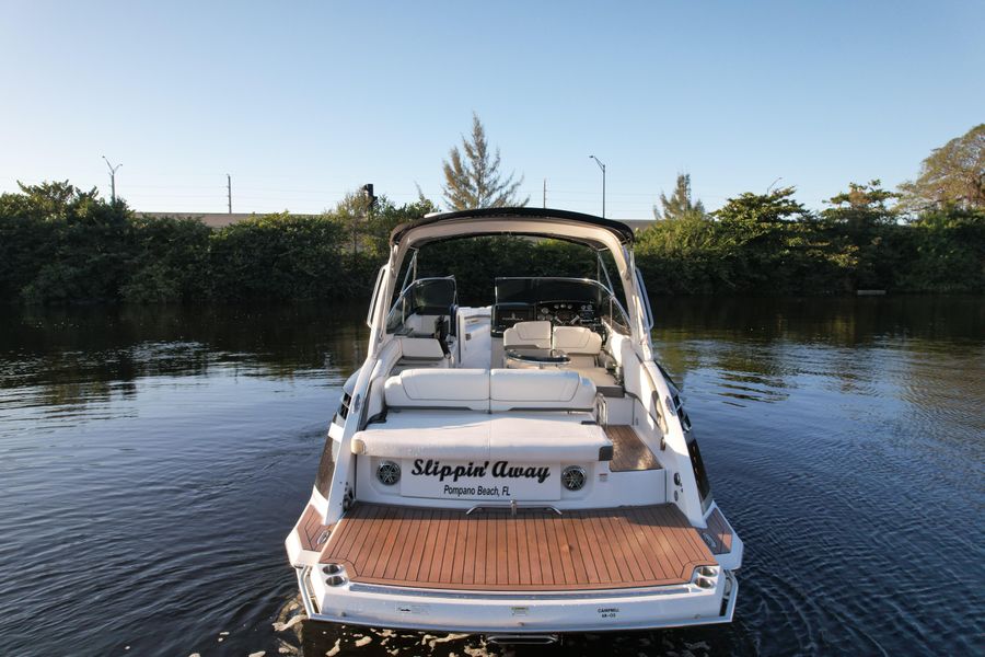 2015 Formula 330 Crossover Bowrider