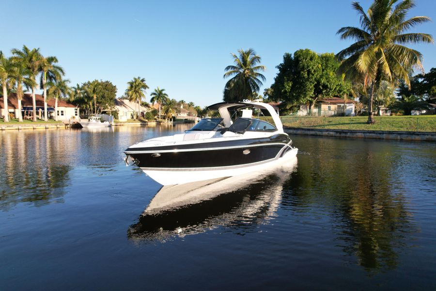 2015 Formula 330 Crossover Bowrider