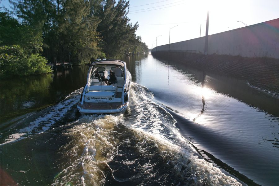 2015 Formula 330 Crossover Bowrider