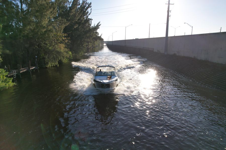 2015 Formula 330 Crossover Bowrider