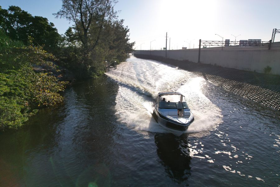 2015 Formula 330 Crossover Bowrider