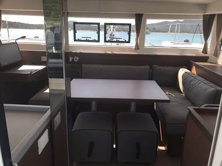  Yacht Photos Pics Lagoon 40