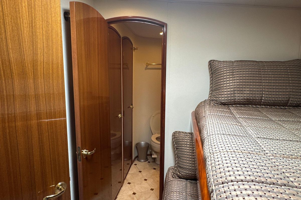 2006 Viking 56 