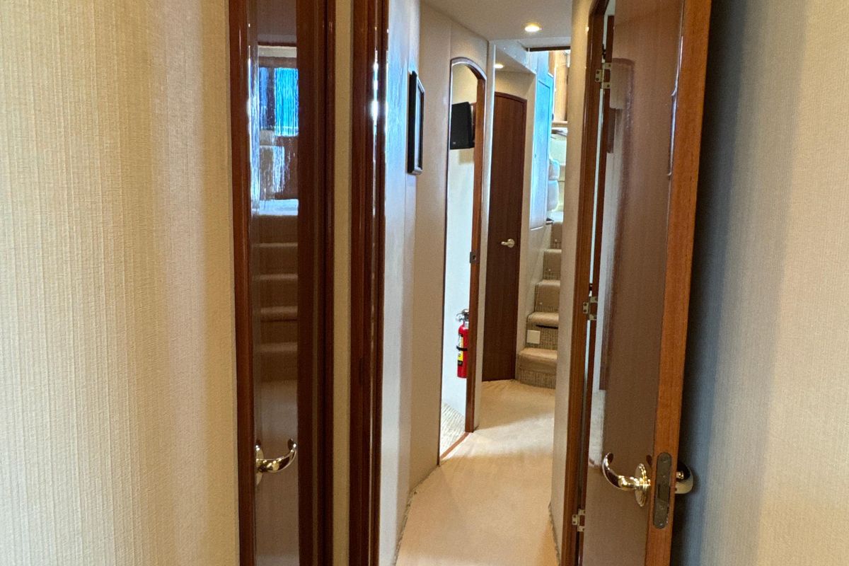 2006 Viking 56 