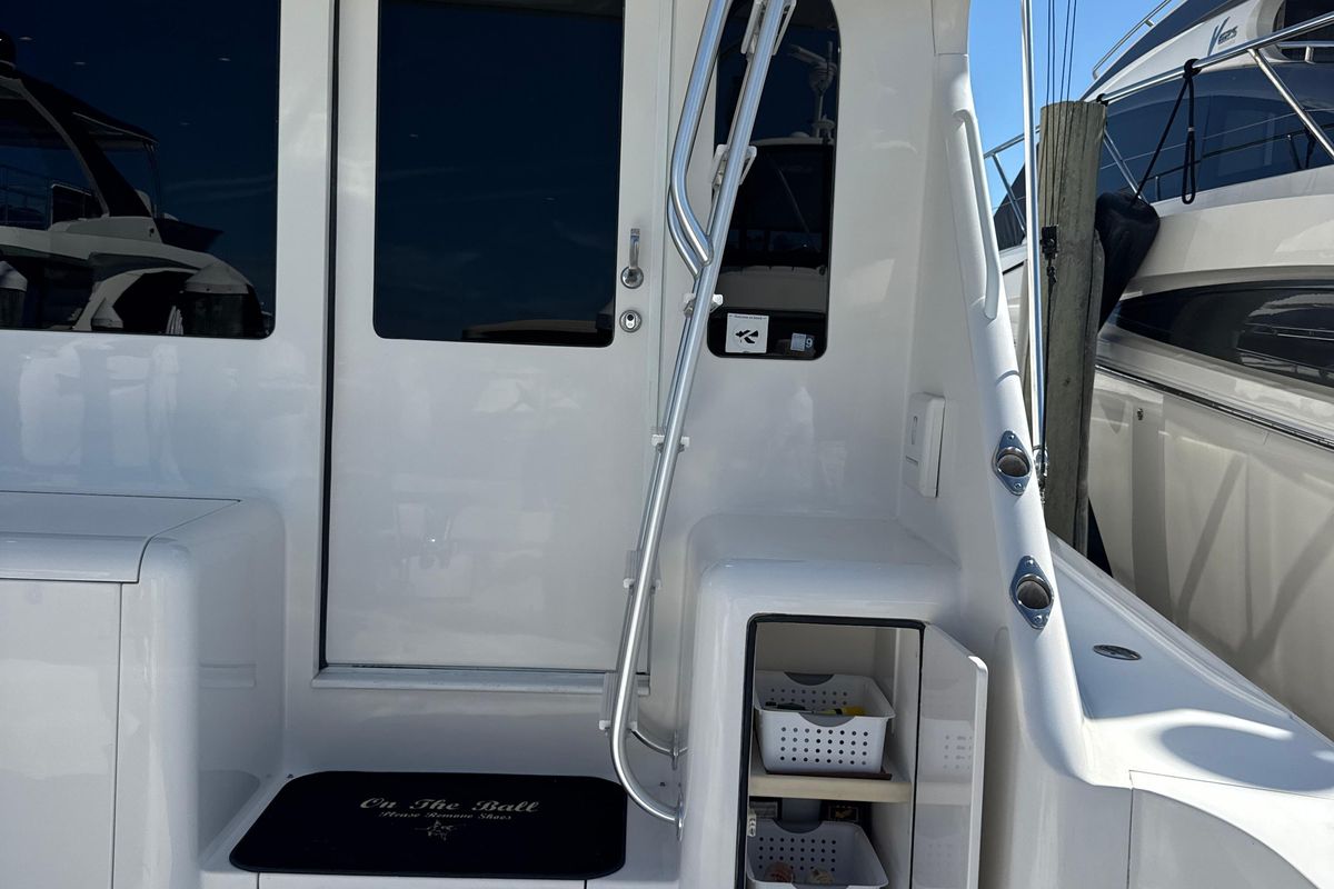 2006 Viking 56 