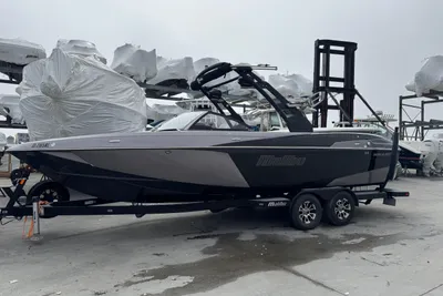 Malibu Wakesetter 25 LSV