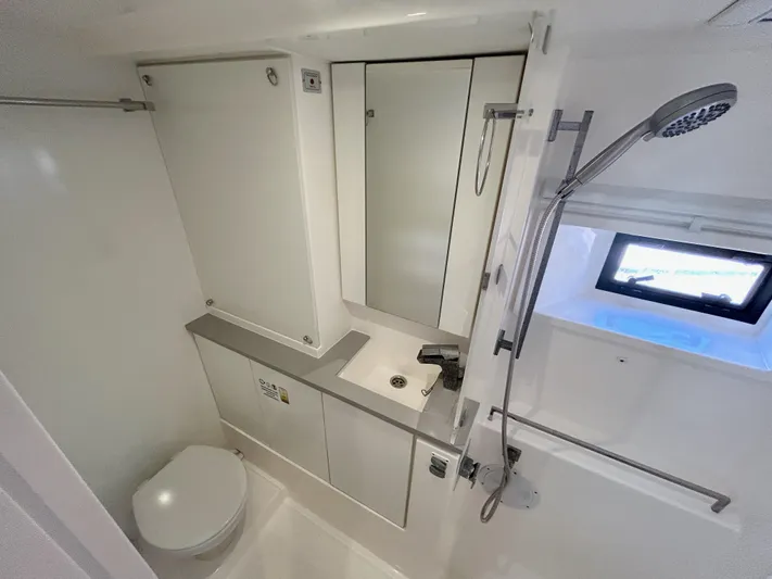 Showtime Yacht Photos Pics 