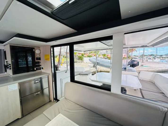 Showtime Yacht Photos Pics 