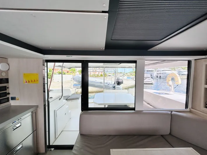 Showtime Yacht Photos Pics 