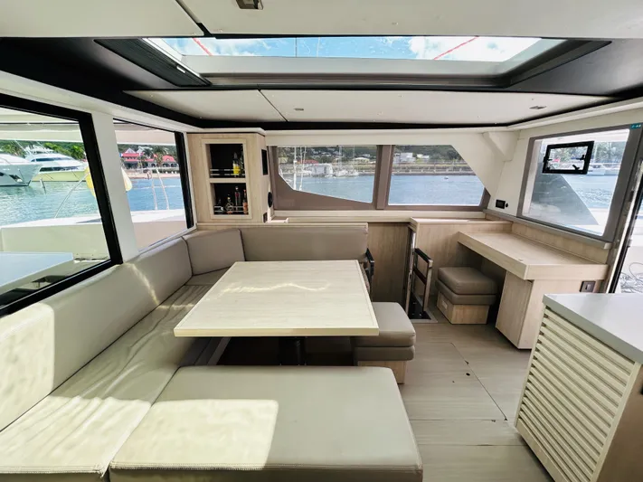 Showtime Yacht Photos Pics 