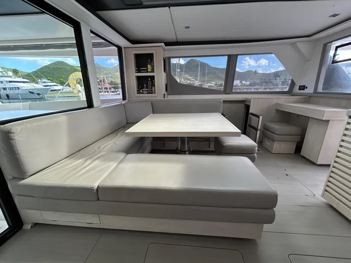 Showtime Yacht Photos Pics 