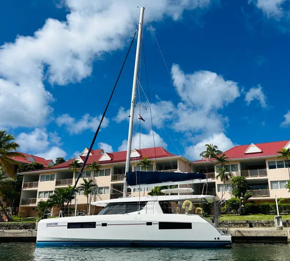 Showtime Yacht Photos Pics 