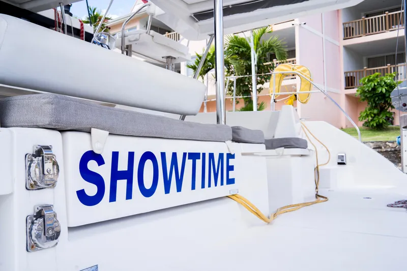 Showtime Yacht Photos Pics 