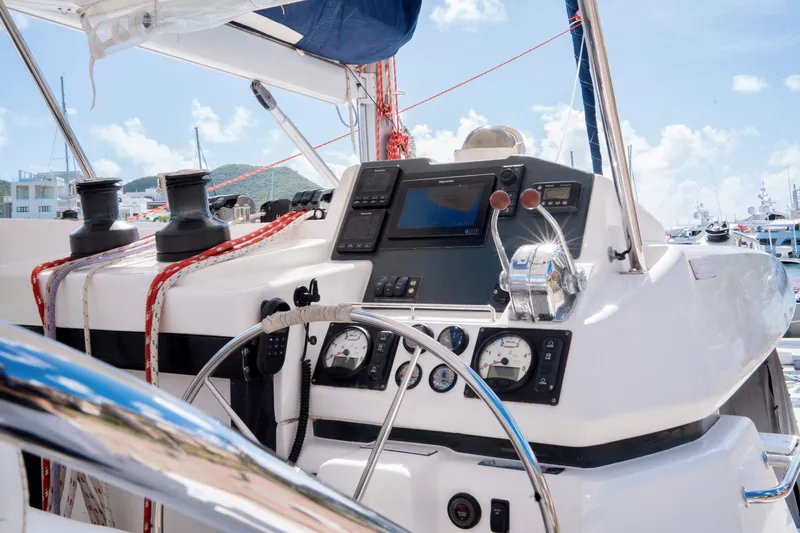 Showtime Yacht Photos Pics 