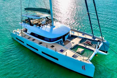 Lagoon Seventy 7