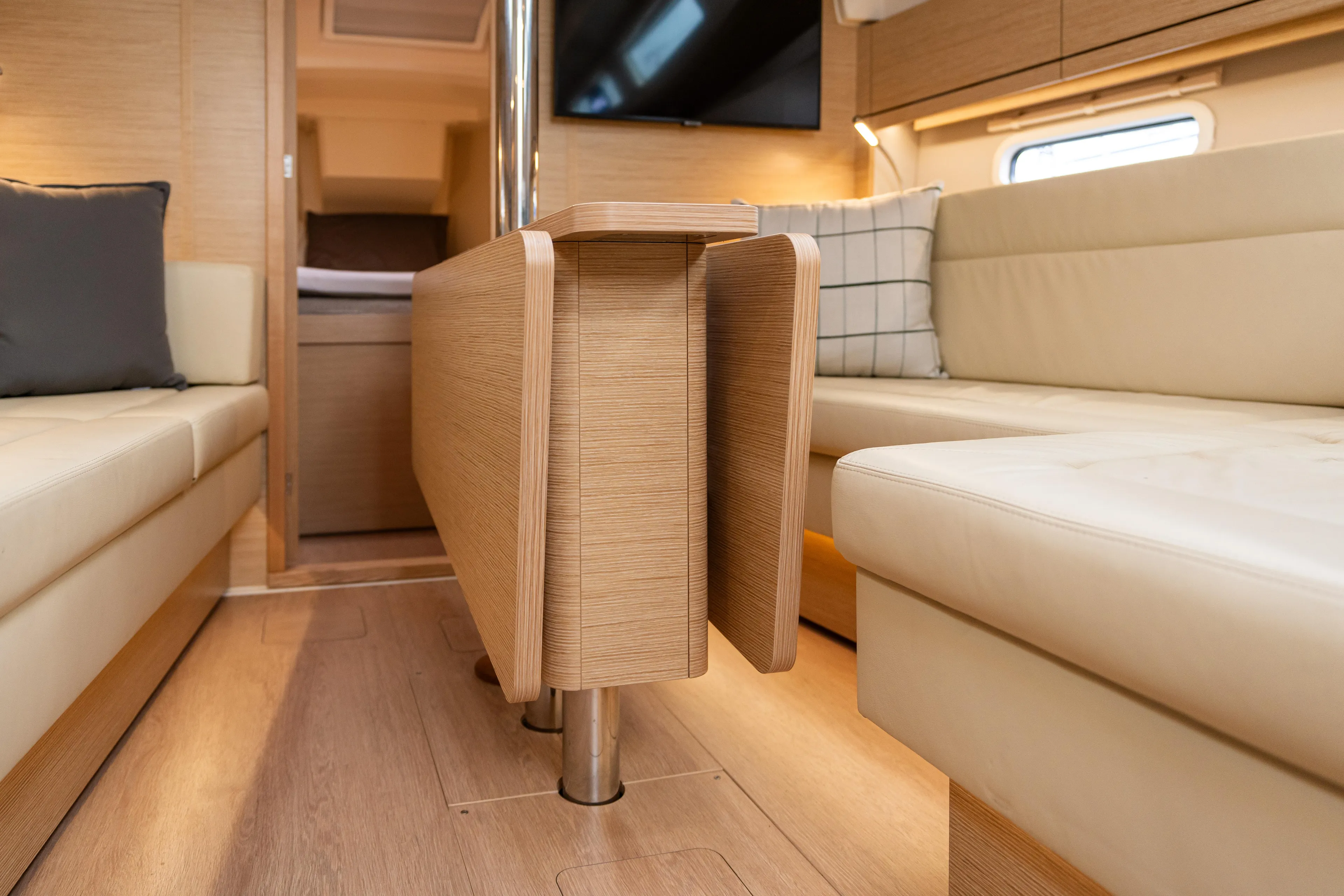 The Siren's Song Yacht Photos Pics 