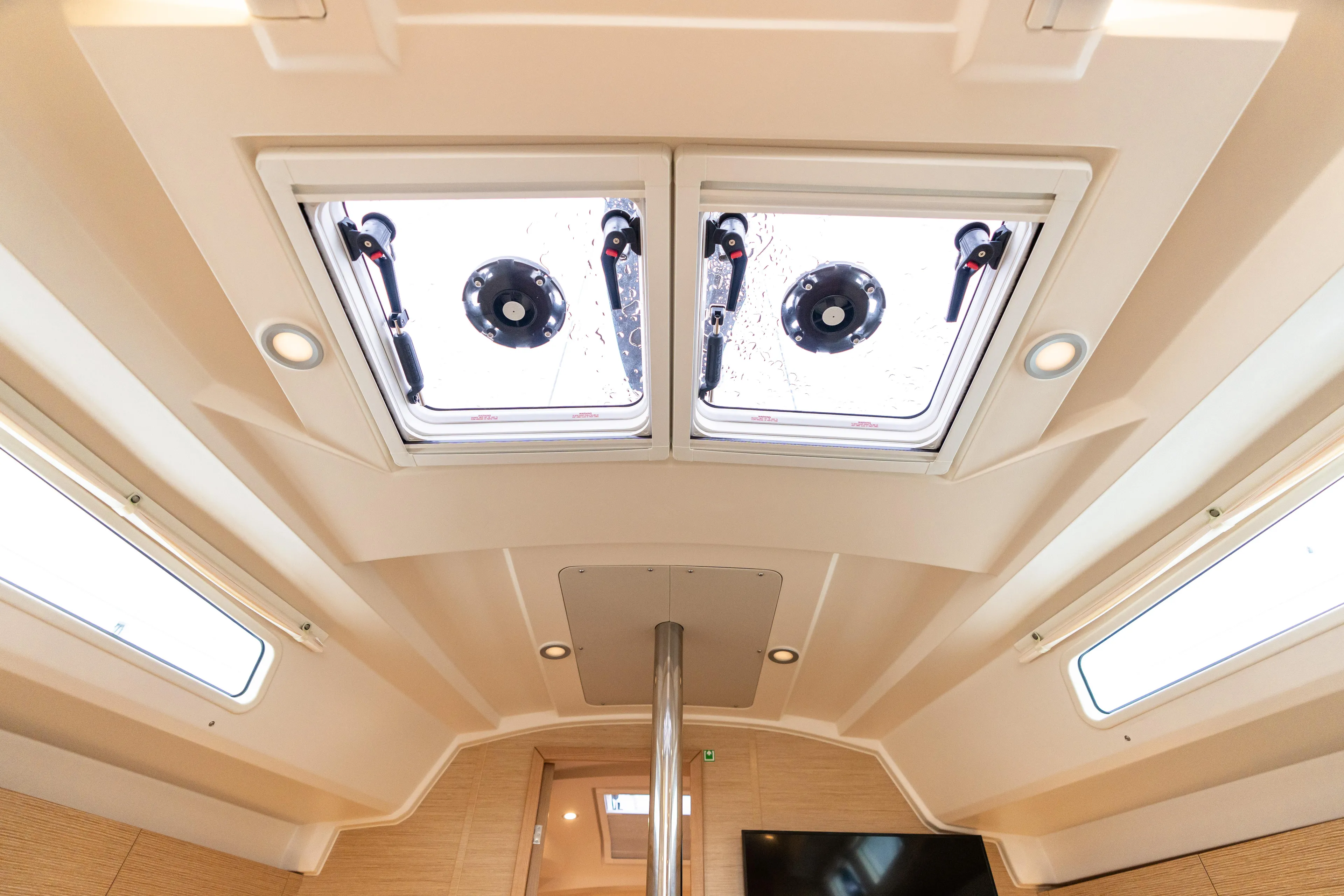 The Siren's Song Yacht Photos Pics 